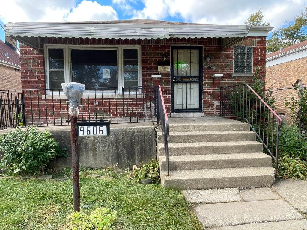 9606 S Eggleston Avenue, Chicago, IL 60628