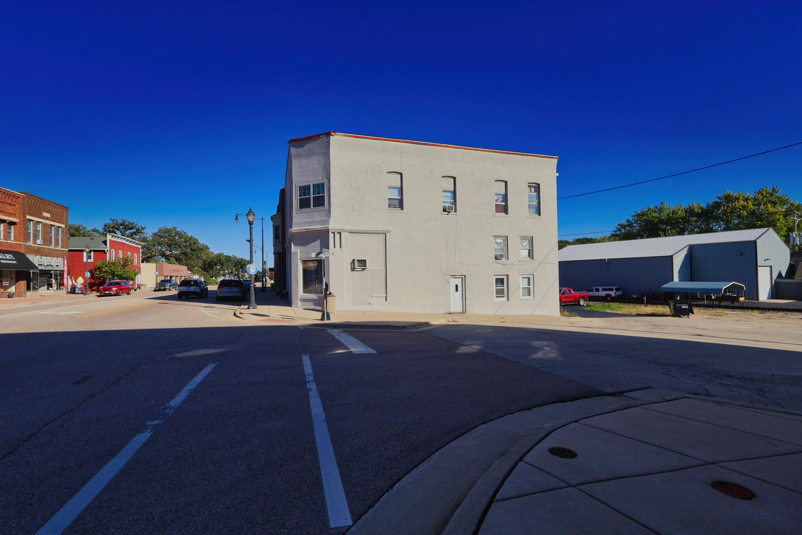 105 E Lincoln Avenue, Hinckley, IL 60520