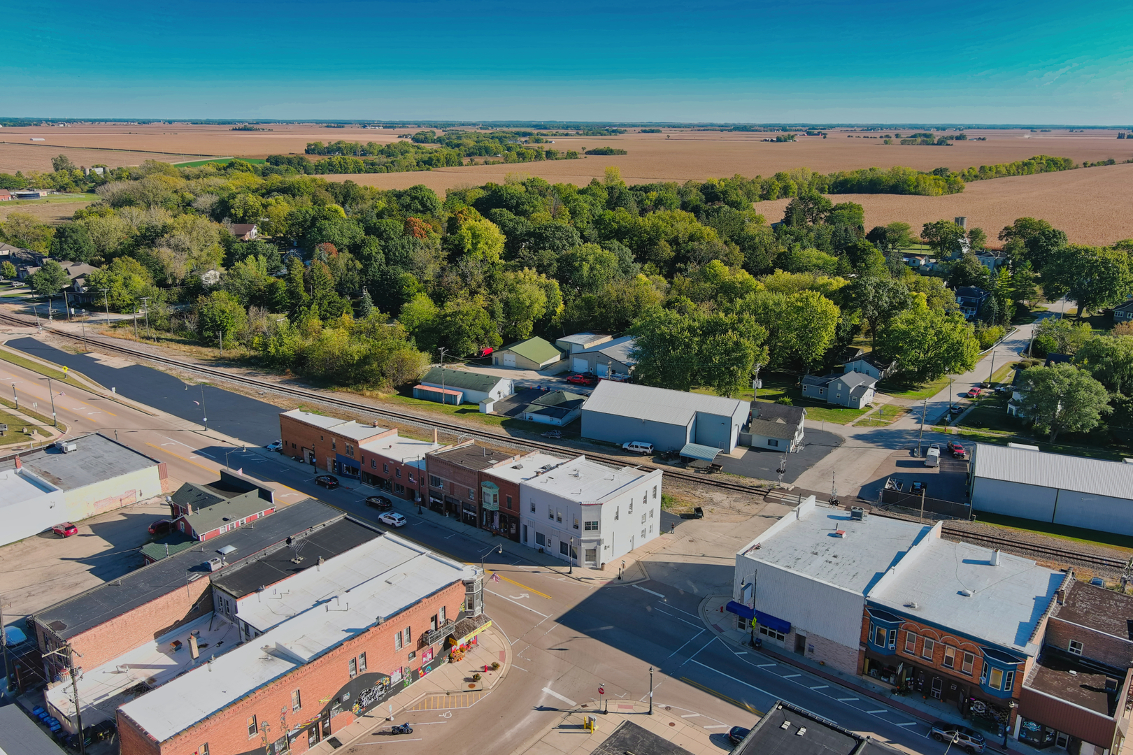 105 E Lincoln Avenue, Hinckley, IL 60520