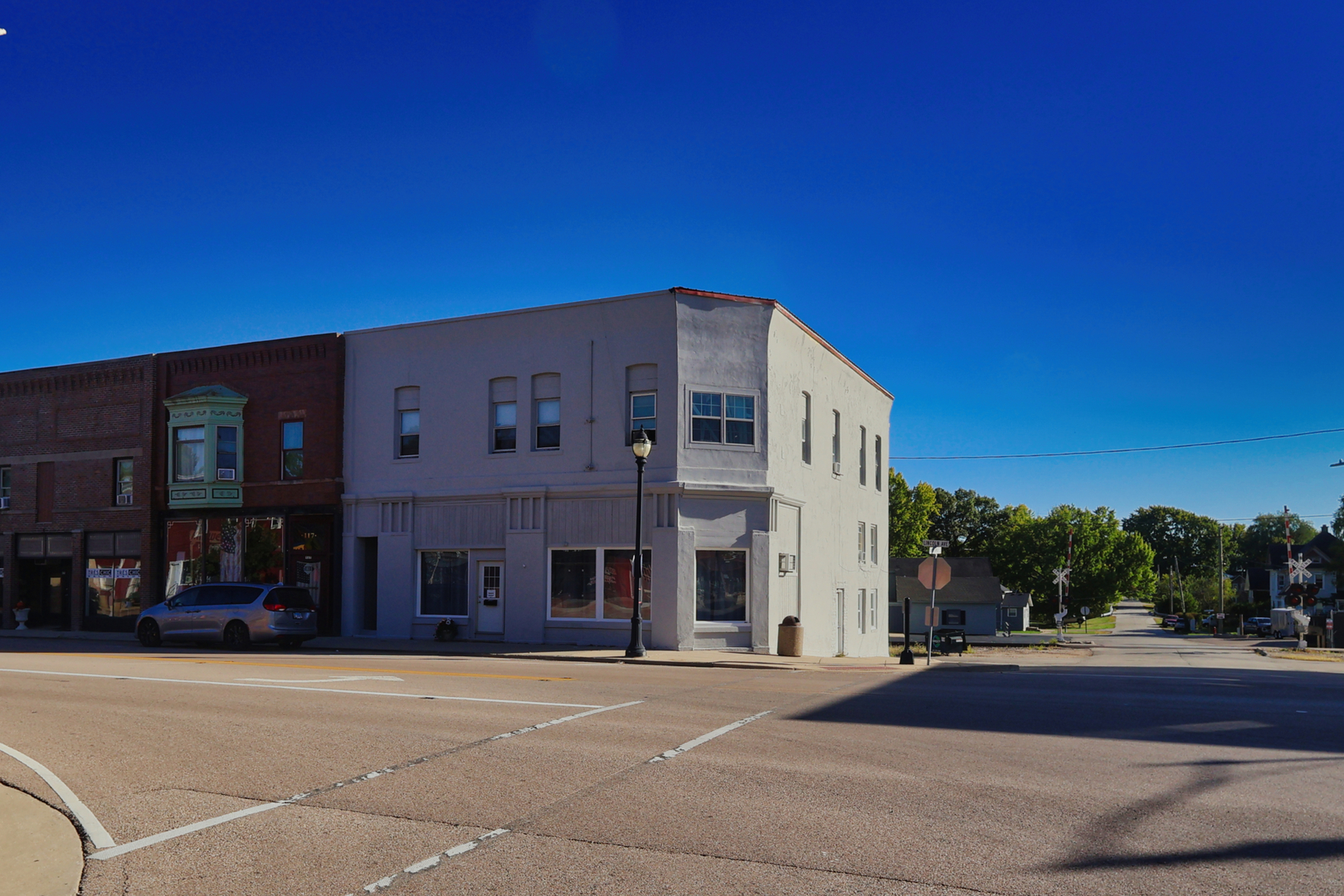 105 E Lincoln Avenue, Hinckley, IL 60520