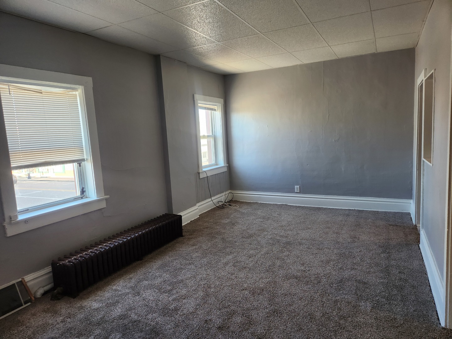 105 E Lincoln Avenue, Hinckley, IL 60520