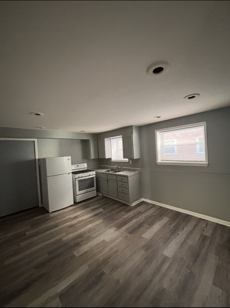 12448 Fairview Avenue #BE, Blue Island, IL 60406