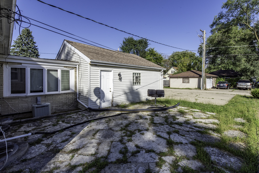1815 Hervey Avenue, North Chicago, IL 60064