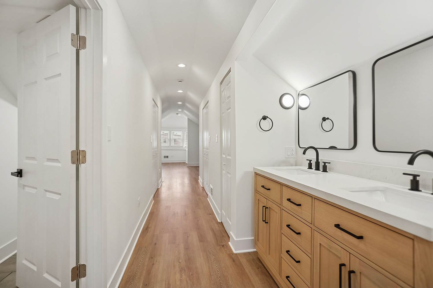 2336 Scoville Avenue, Berwyn, IL 60402