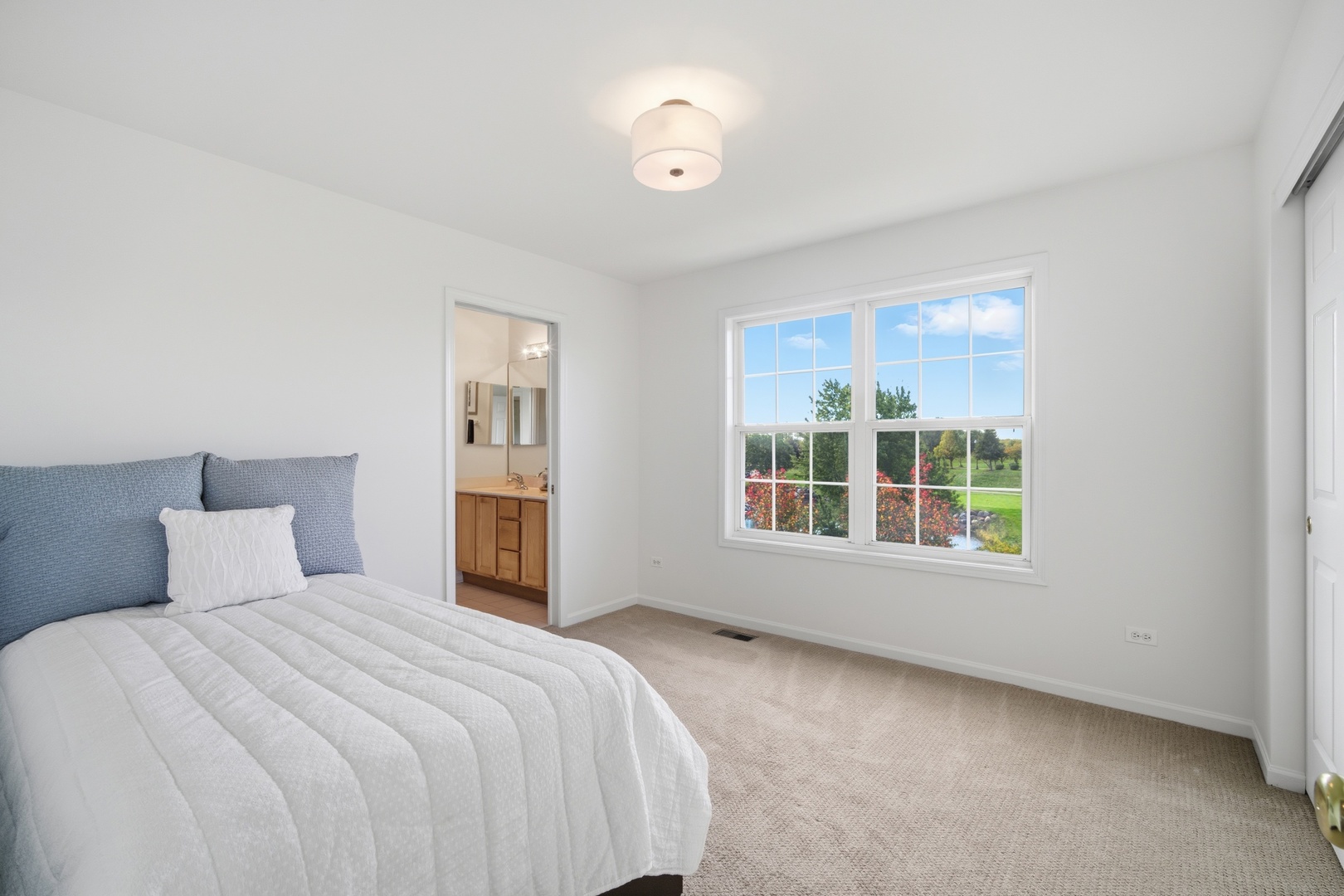 1688 Saint Andrew Drive, Vernon Hills, IL 60061