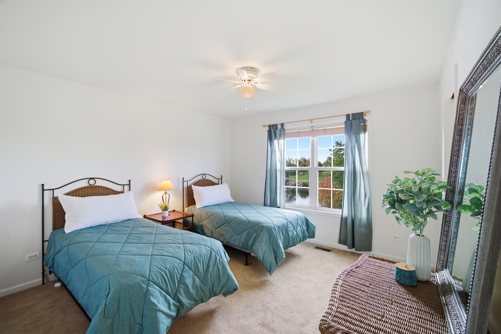 1688 Saint Andrew Drive, Vernon Hills, IL 60061