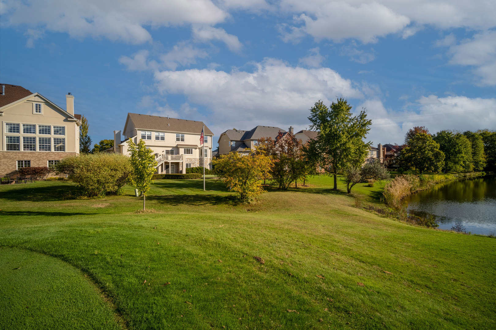 1688 Saint Andrew Drive, Vernon Hills, IL 60061