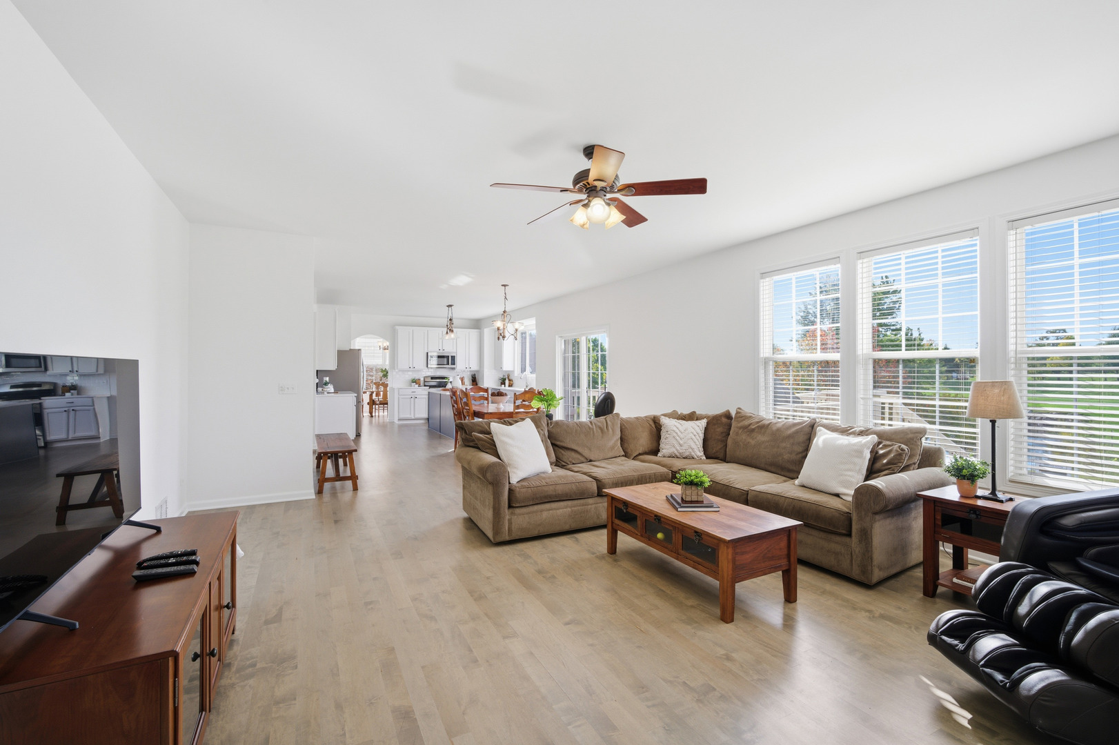 1688 Saint Andrew Drive, Vernon Hills, IL 60061