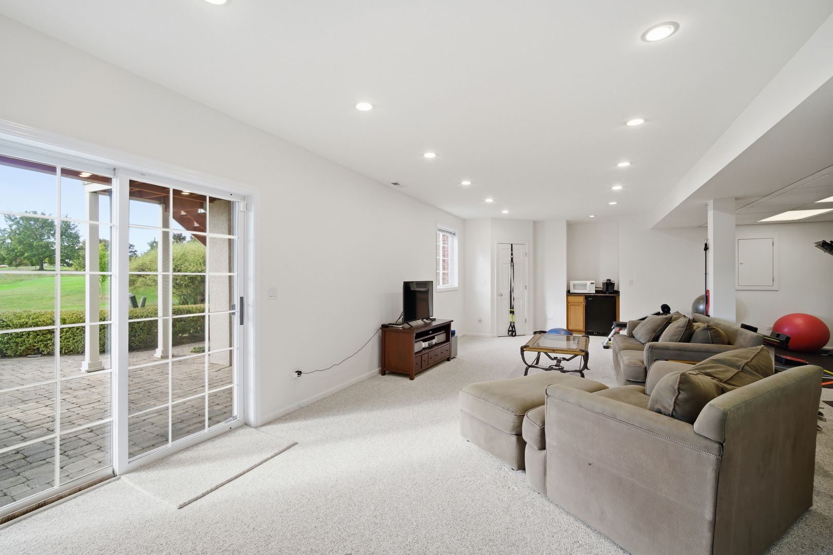 1688 Saint Andrew Drive, Vernon Hills, IL 60061