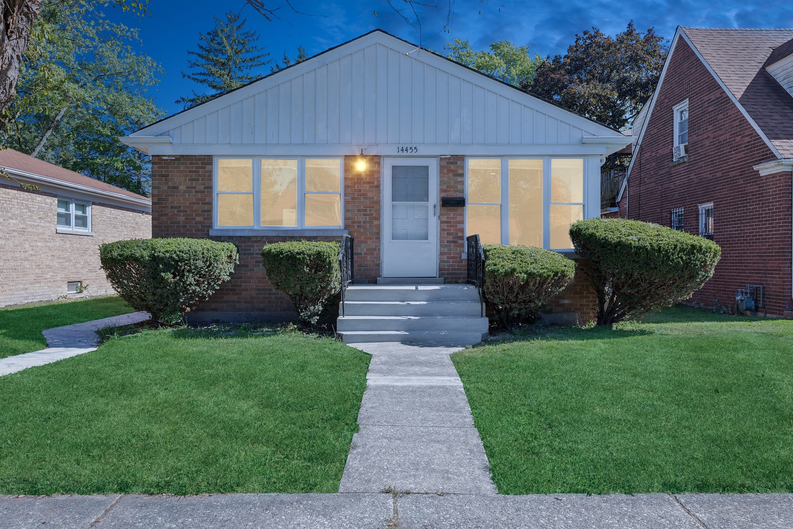 14455 Des Plaines Street, Harvey, IL 60426