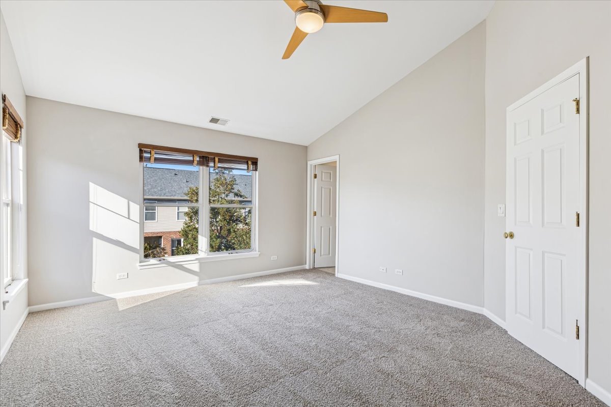 6135 River Bend Drive, Lisle, IL 60532