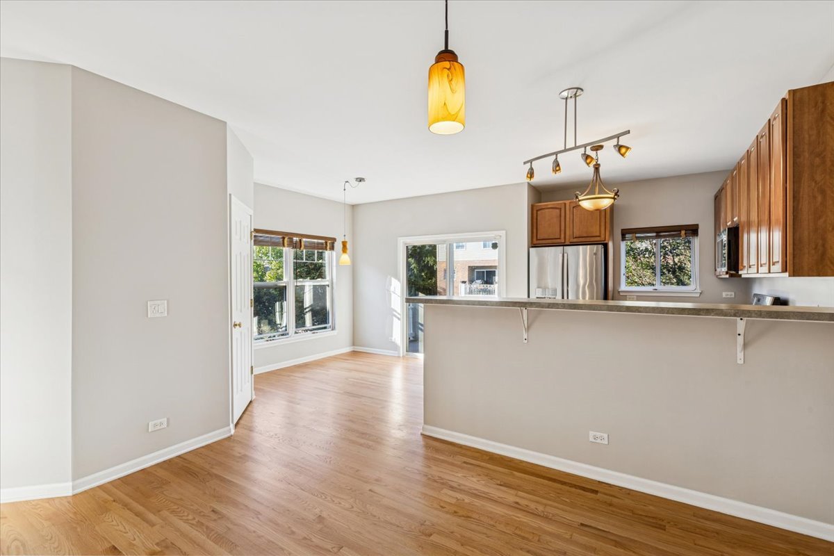 6135 River Bend Drive, Lisle, IL 60532