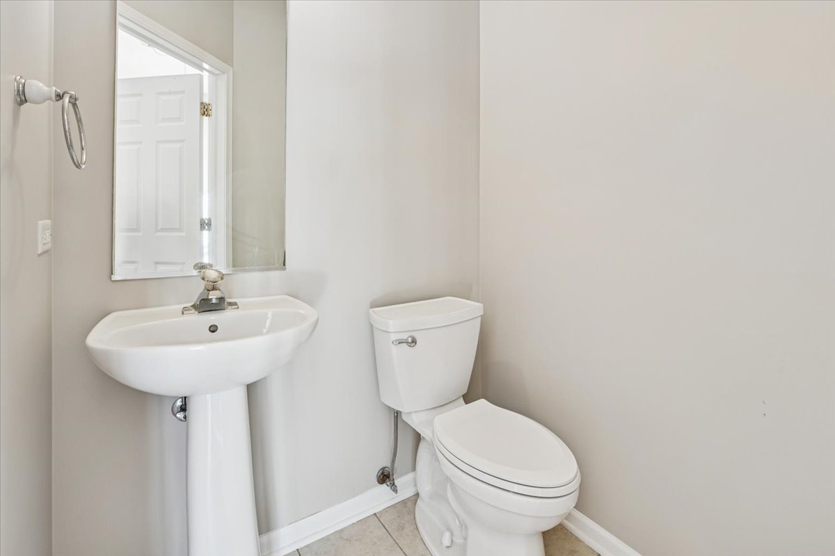 6135 River Bend Drive, Lisle, IL 60532