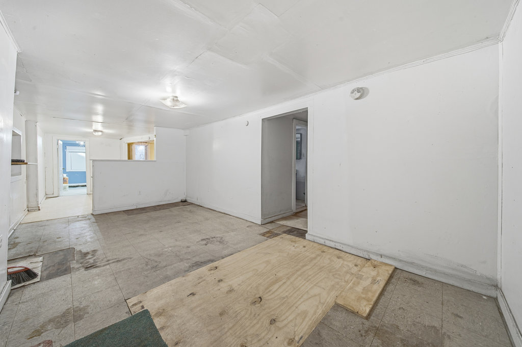 3851 W Lexington Street, Chicago, IL 60624