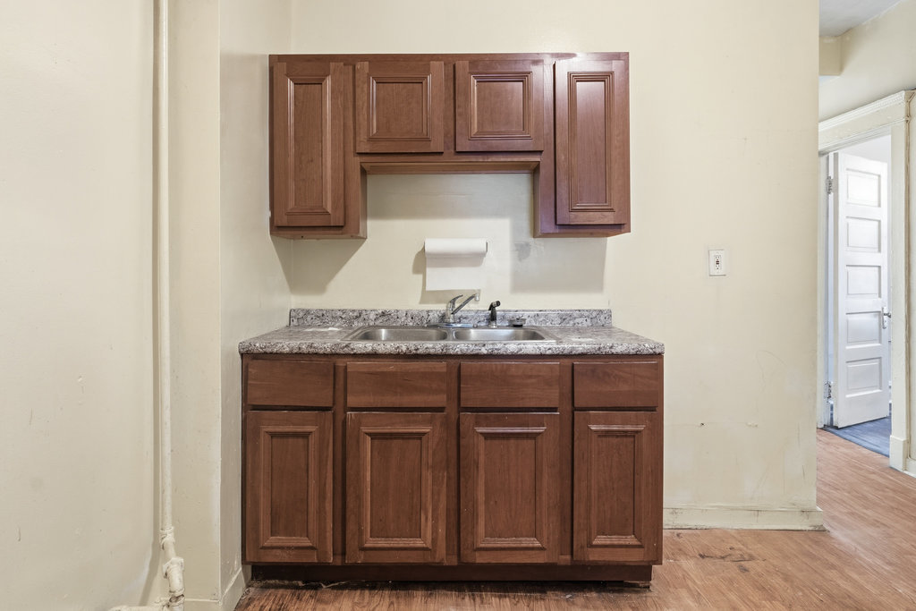 3851 W Lexington Street, Chicago, IL 60624