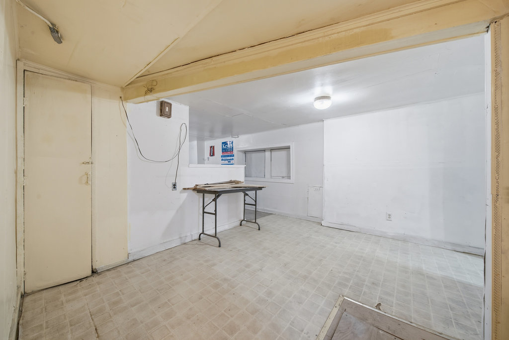 3851 W Lexington Street, Chicago, IL 60624