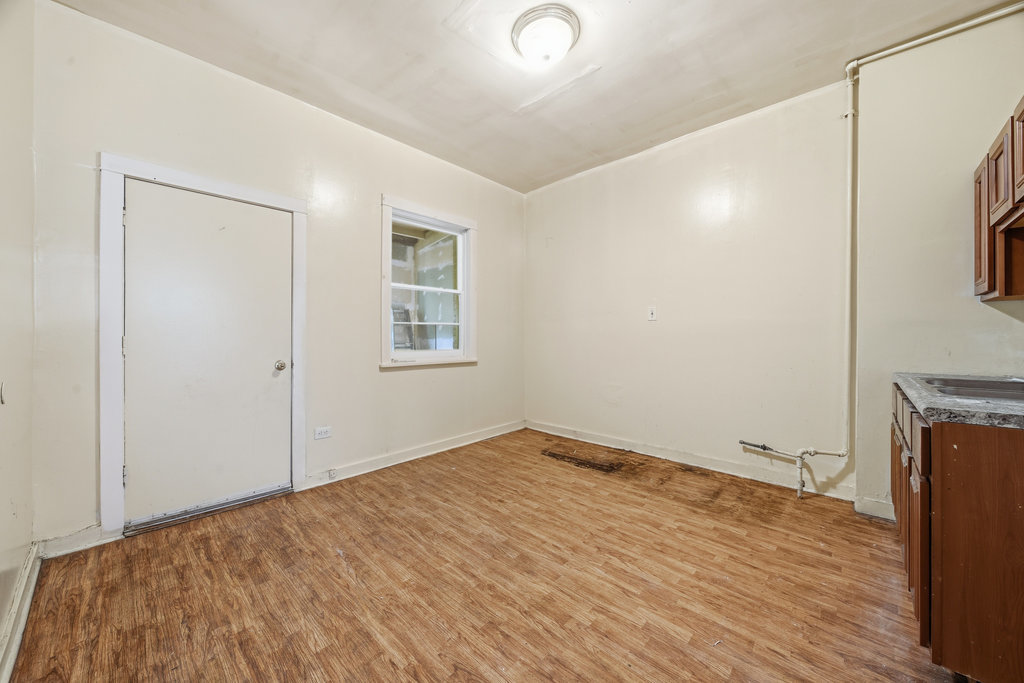 3851 W Lexington Street, Chicago, IL 60624