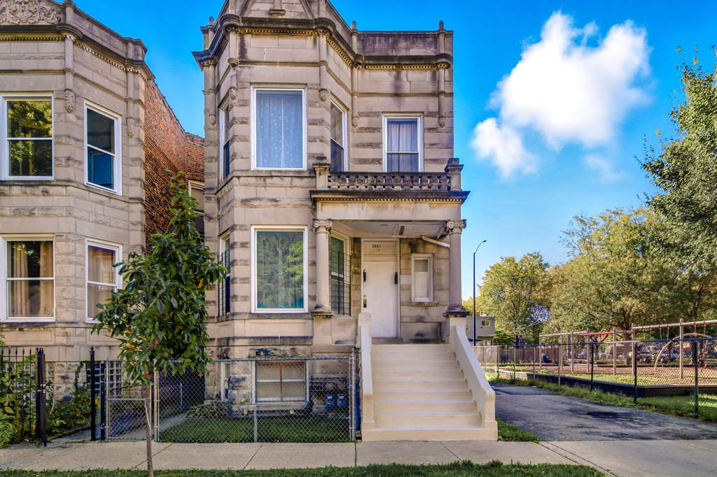 3851 W Lexington Street, Chicago, IL 60624