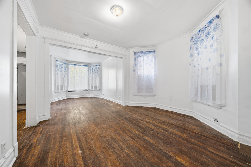 3851 W Lexington Street, Chicago, IL 60624