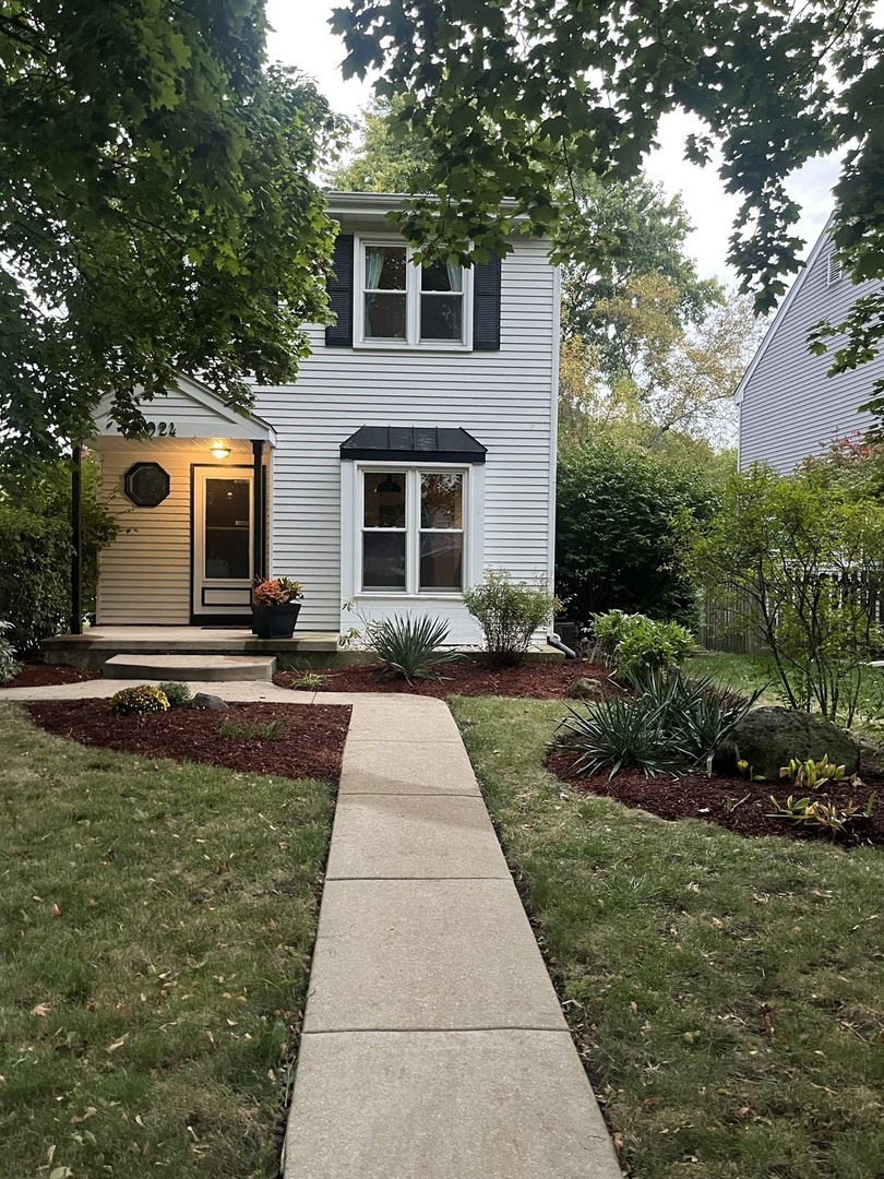 924 Britta Lane, Geneva, IL 60134
