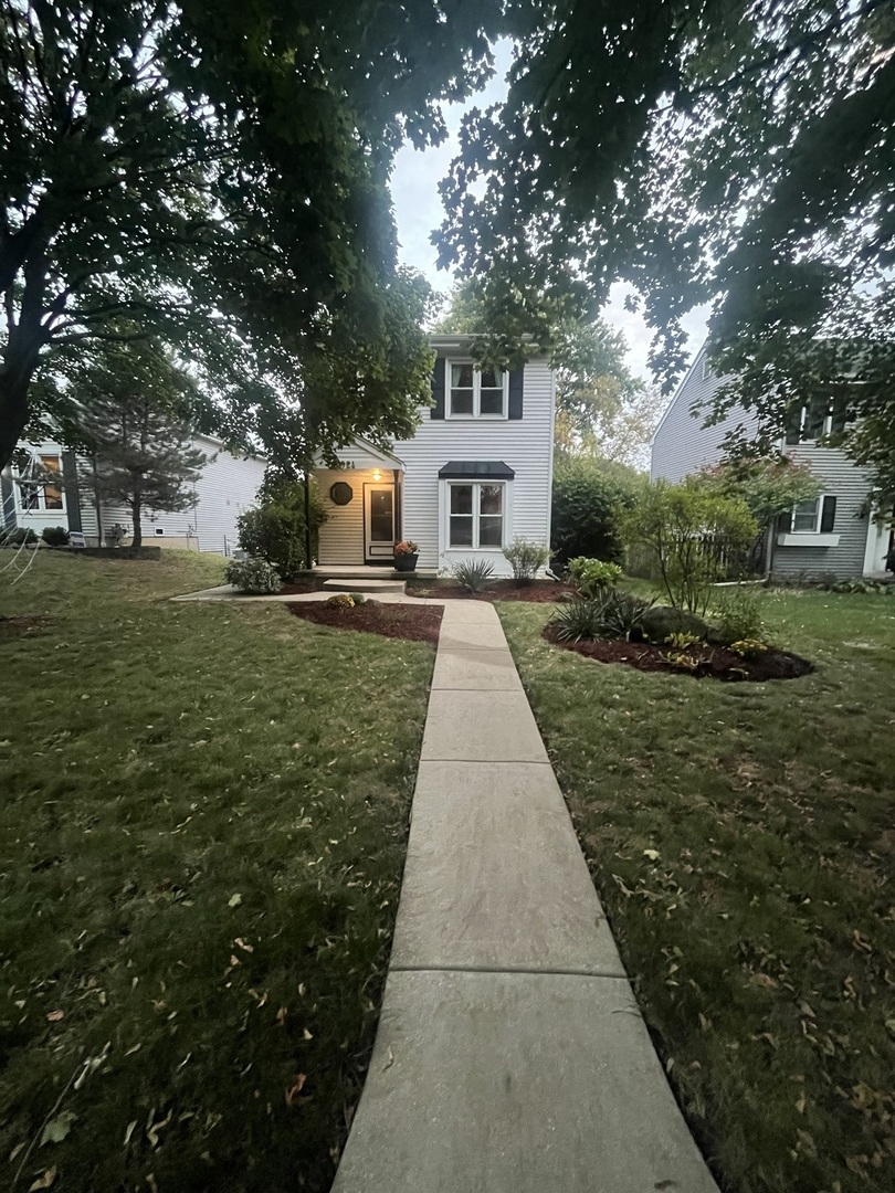 924 Britta Lane, Geneva, IL 60134