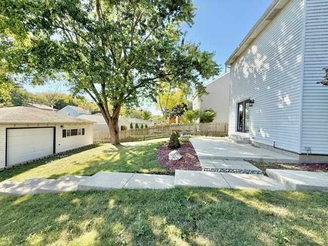924 Britta Lane, Geneva, IL 60134