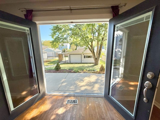 924 Britta Lane, Geneva, IL 60134