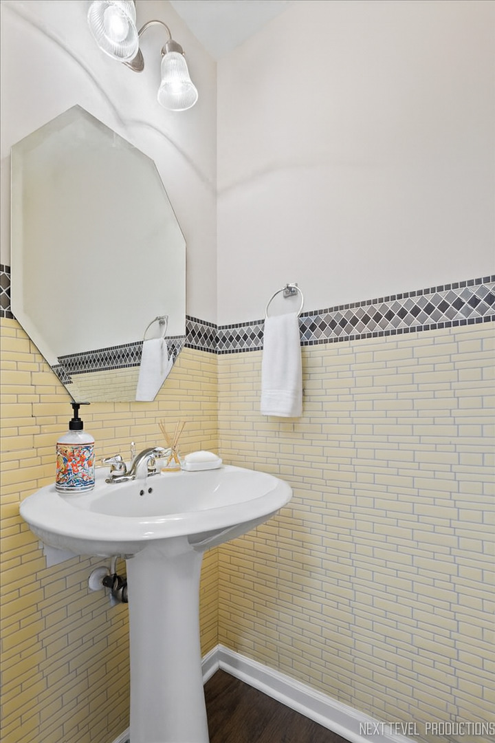 4105 Winslow Court, Aurora, IL 60504