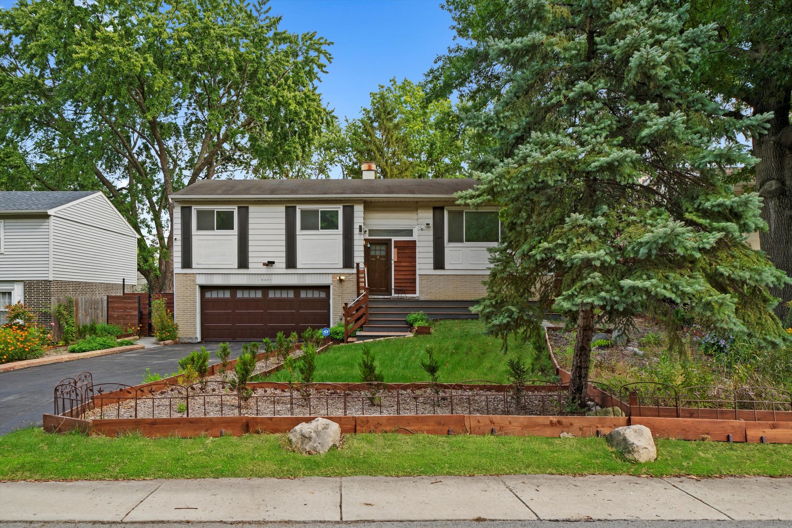 8601 S Kean Avenue, Hickory Hills, IL 60457