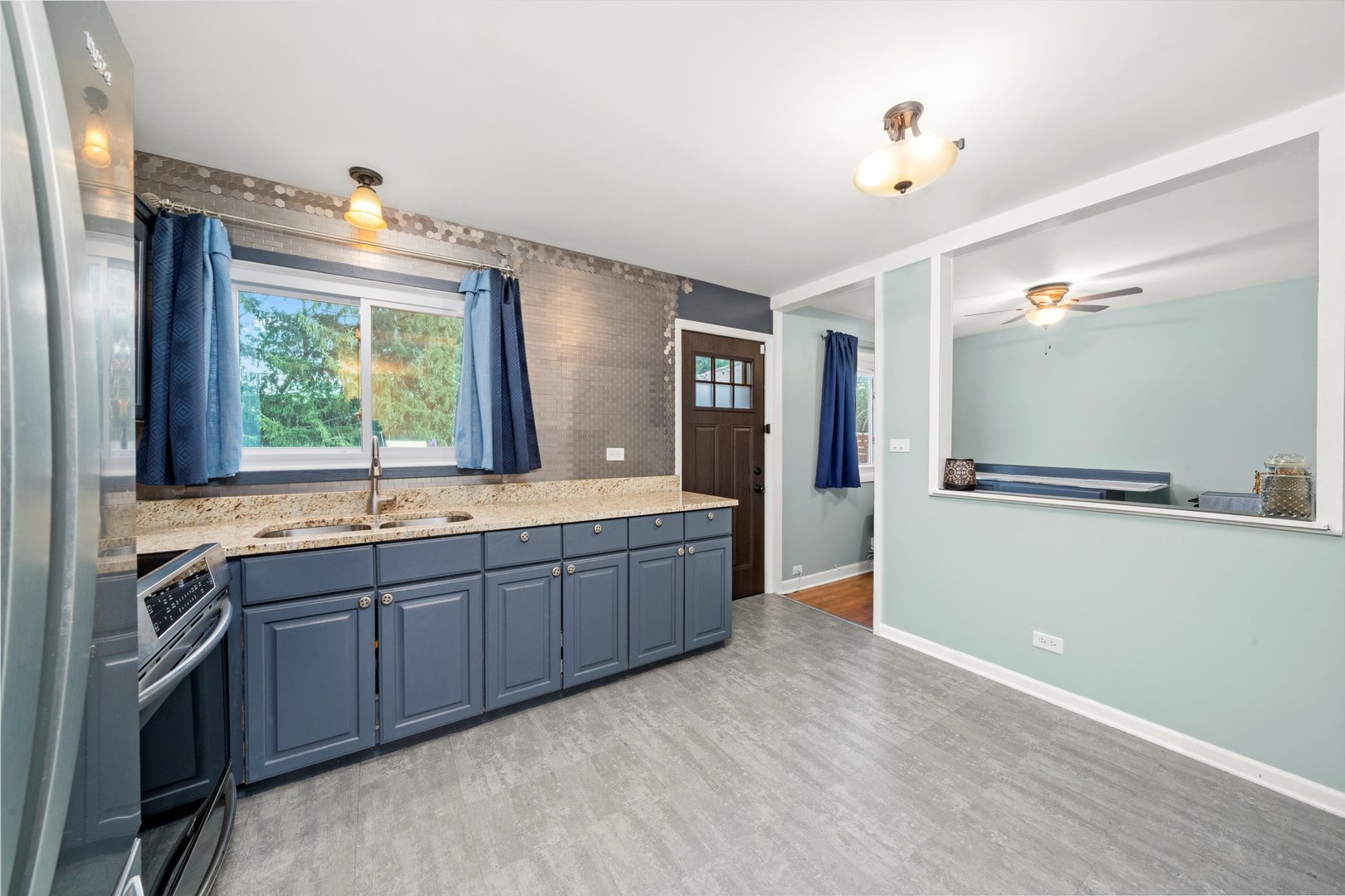 8601 S Kean Avenue, Hickory Hills, IL 60457