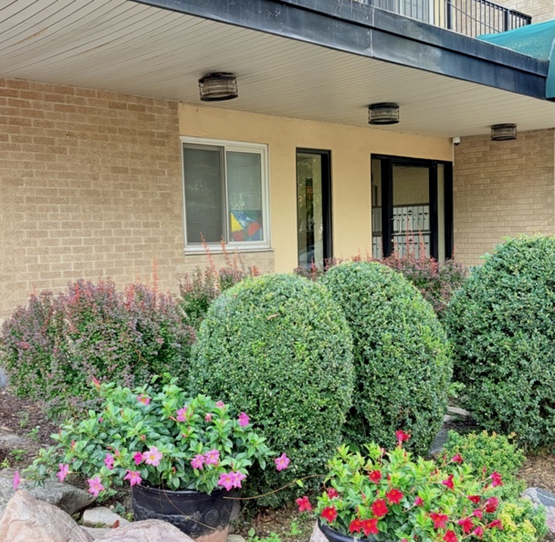 310 Lathrop Avenue #307, Forest Park, IL 60130