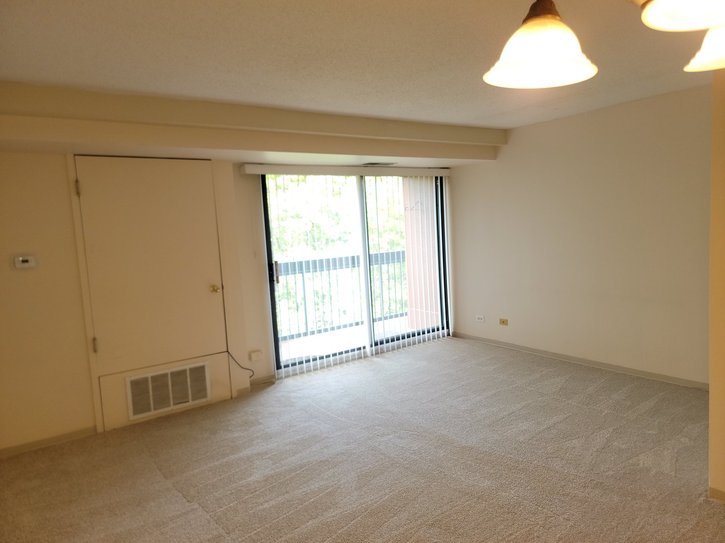 1800 Huntington Boulevard #AE615, Hoffman Estates, IL 60169