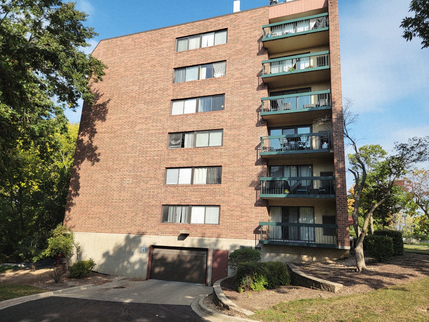 1800 Huntington Boulevard #AE615, Hoffman Estates, IL 60169