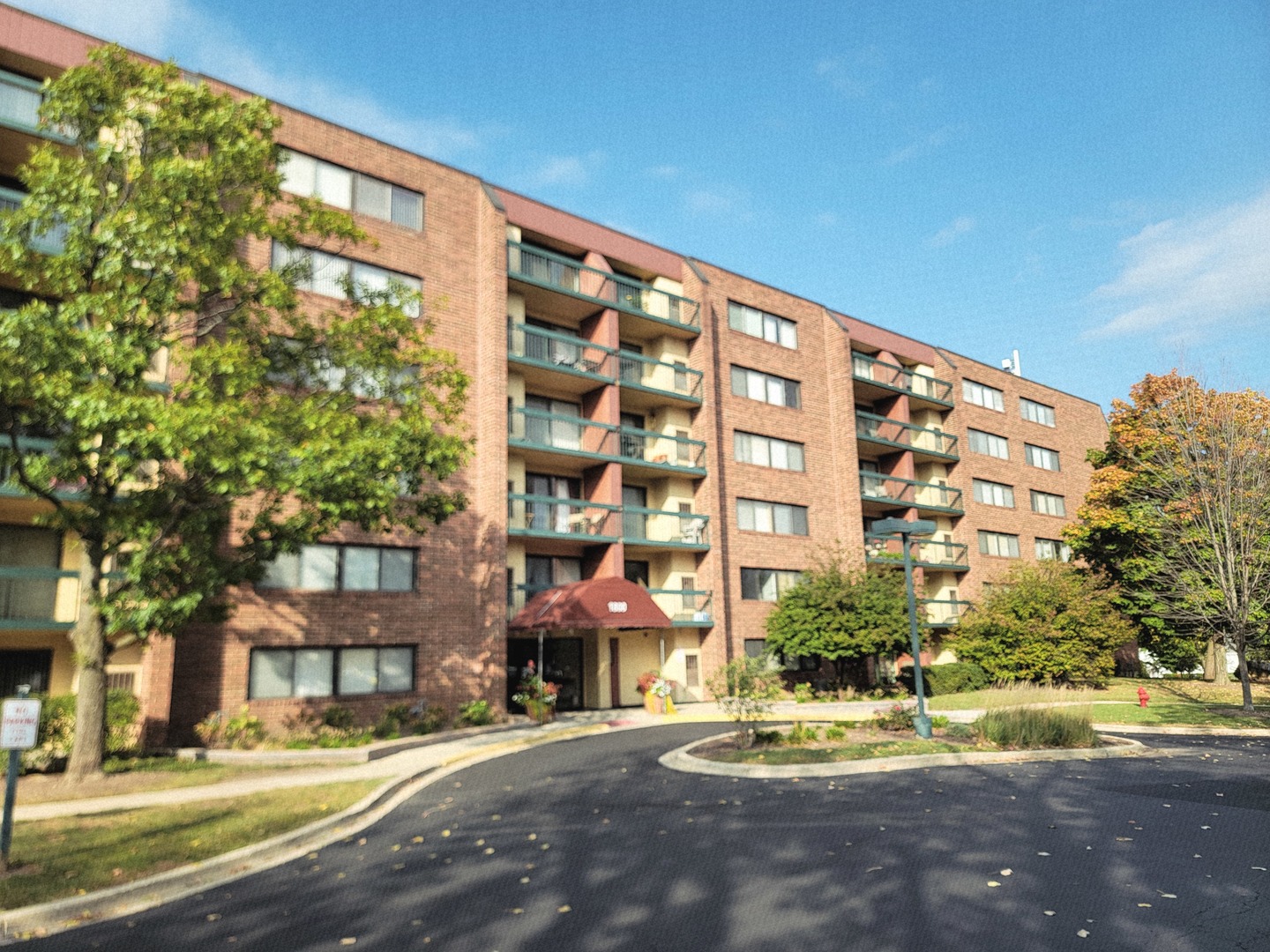 1800 Huntington Boulevard #AE615, Hoffman Estates, IL 60169