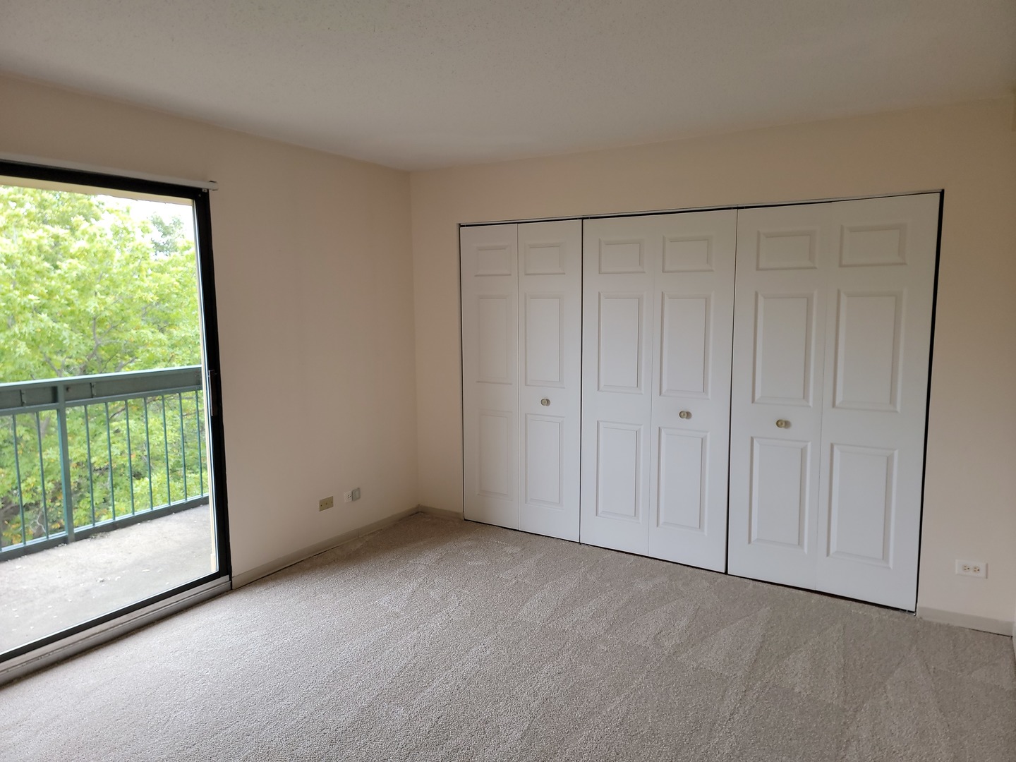 1800 Huntington Boulevard #AE615, Hoffman Estates, IL 60169