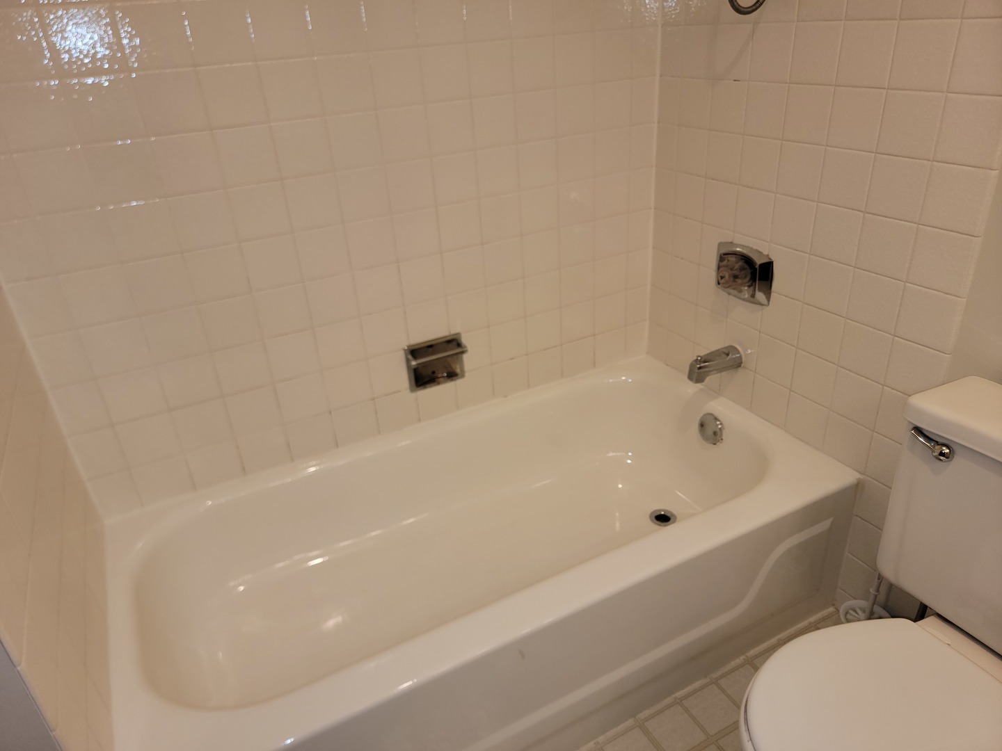 1800 Huntington Boulevard #AE615, Hoffman Estates, IL 60169