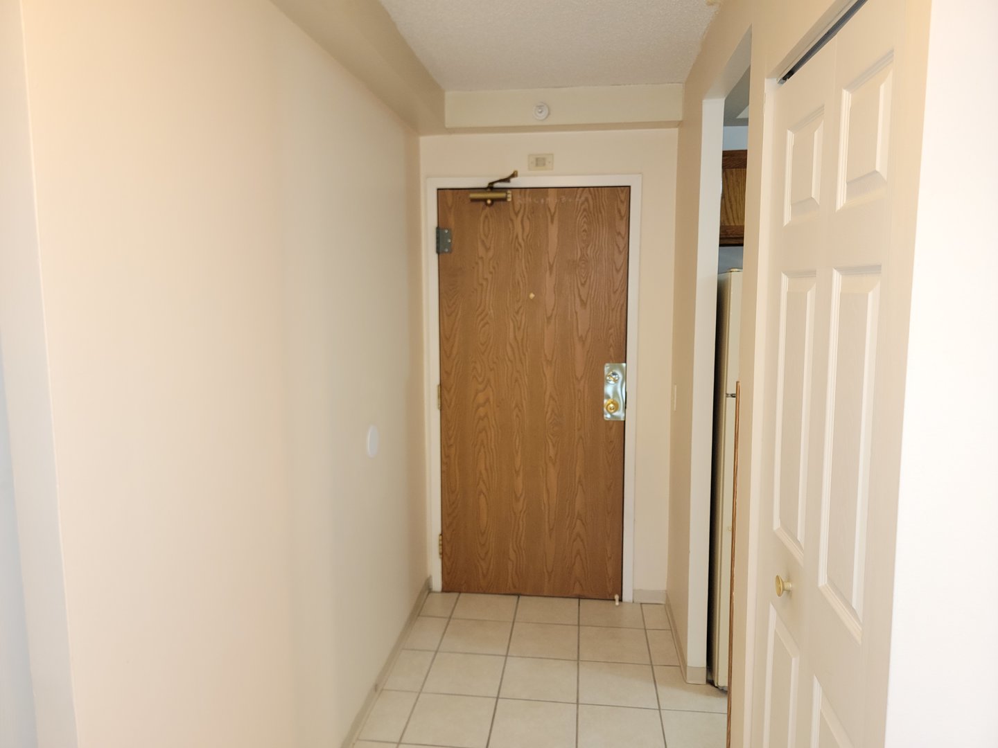 1800 Huntington Boulevard #AE615, Hoffman Estates, IL 60169