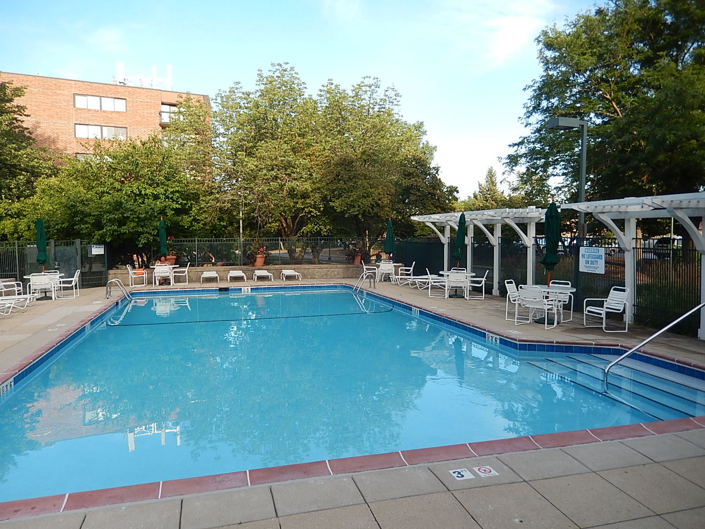 1800 Huntington Boulevard #AE615, Hoffman Estates, IL 60169