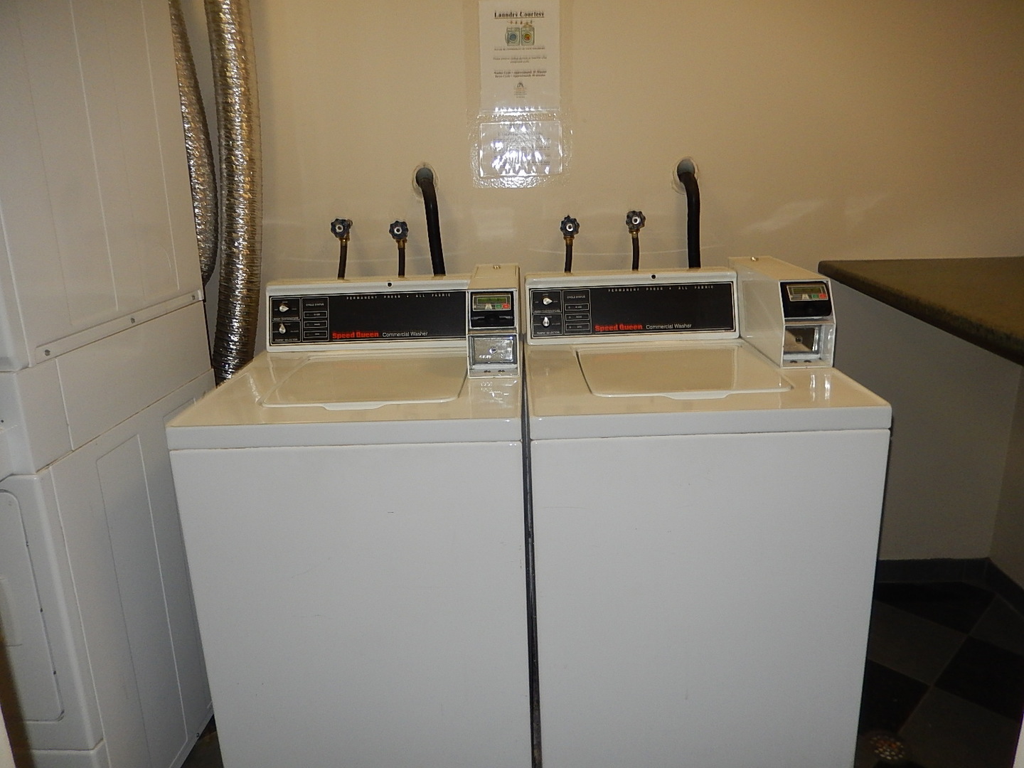 1800 Huntington Boulevard #AE615, Hoffman Estates, IL 60169