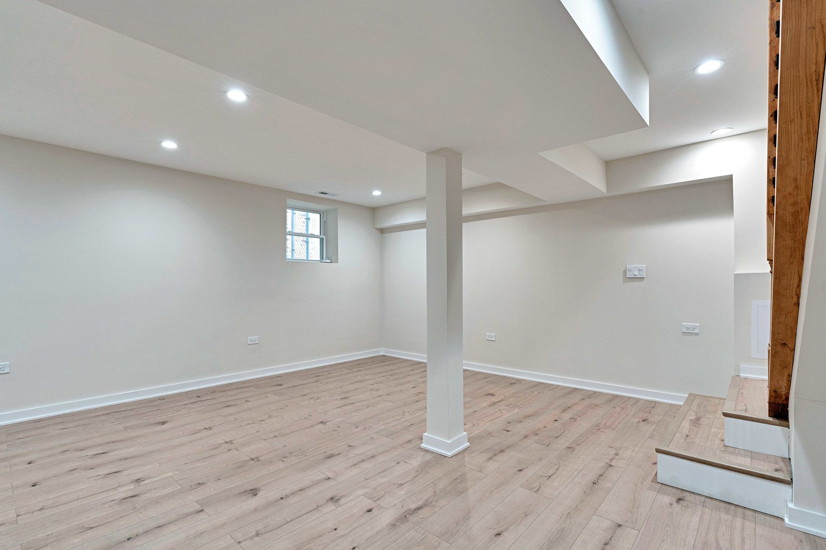 821 N Lockwood Avenue, Chicago, IL 60651