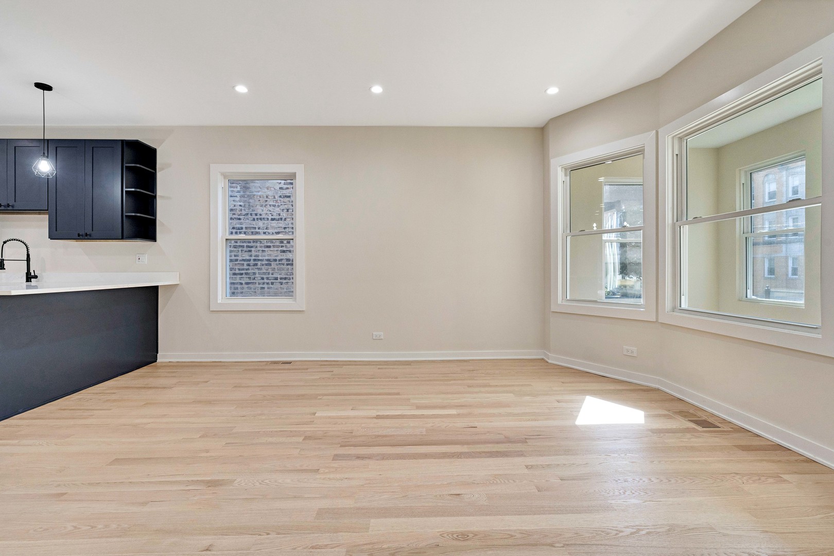 821 N Lockwood Avenue, Chicago, IL 60651