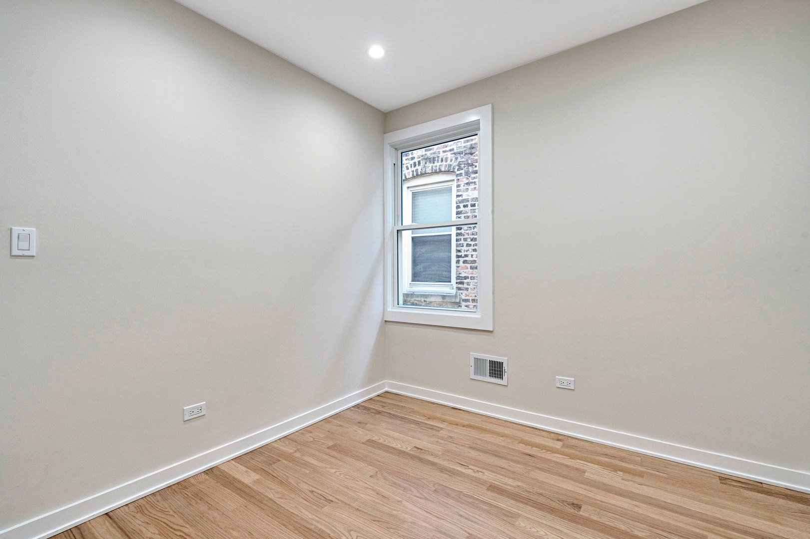 821 N Lockwood Avenue, Chicago, IL 60651