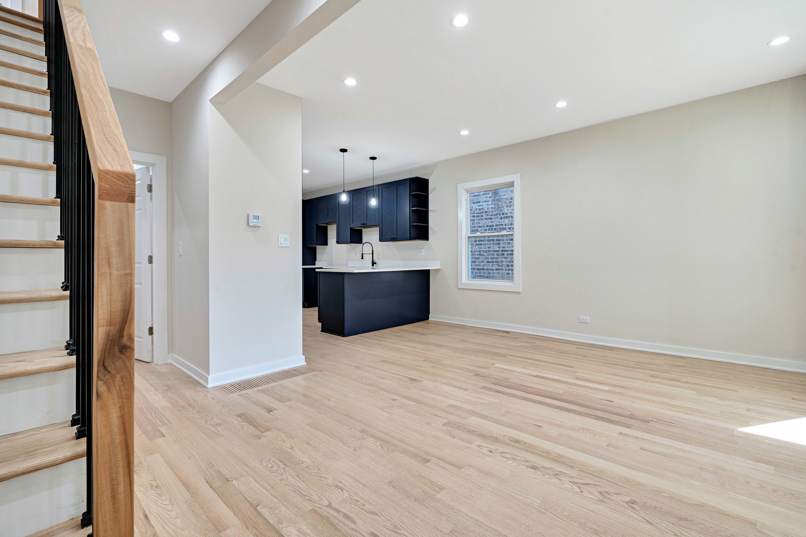 821 N Lockwood Avenue, Chicago, IL 60651