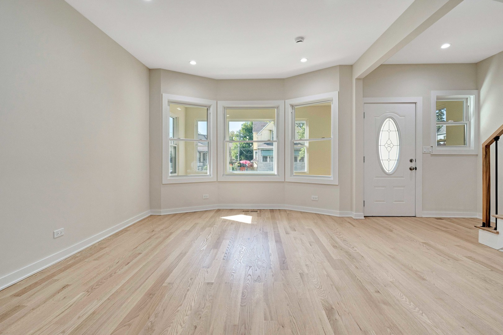 821 N Lockwood Avenue, Chicago, IL 60651