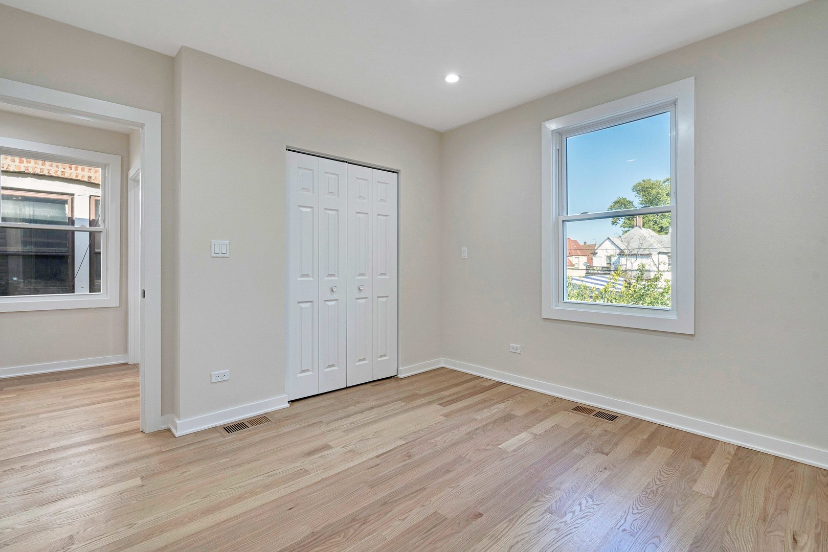 821 N Lockwood Avenue, Chicago, IL 60651