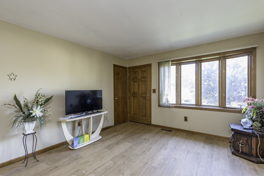 2625 Vercoe Avenue, Waukegan, IL 60087