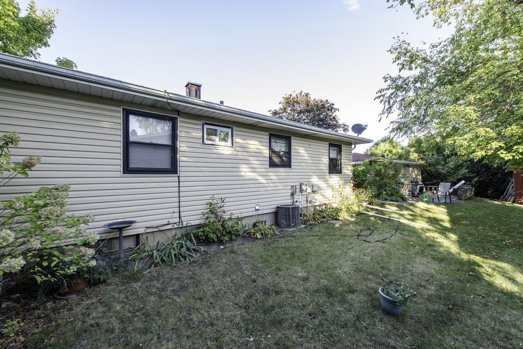 2625 Vercoe Avenue, Waukegan, IL 60087