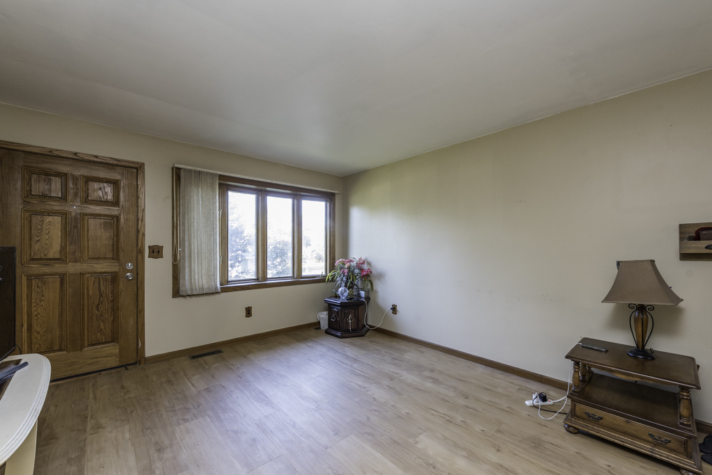 2625 Vercoe Avenue, Waukegan, IL 60087