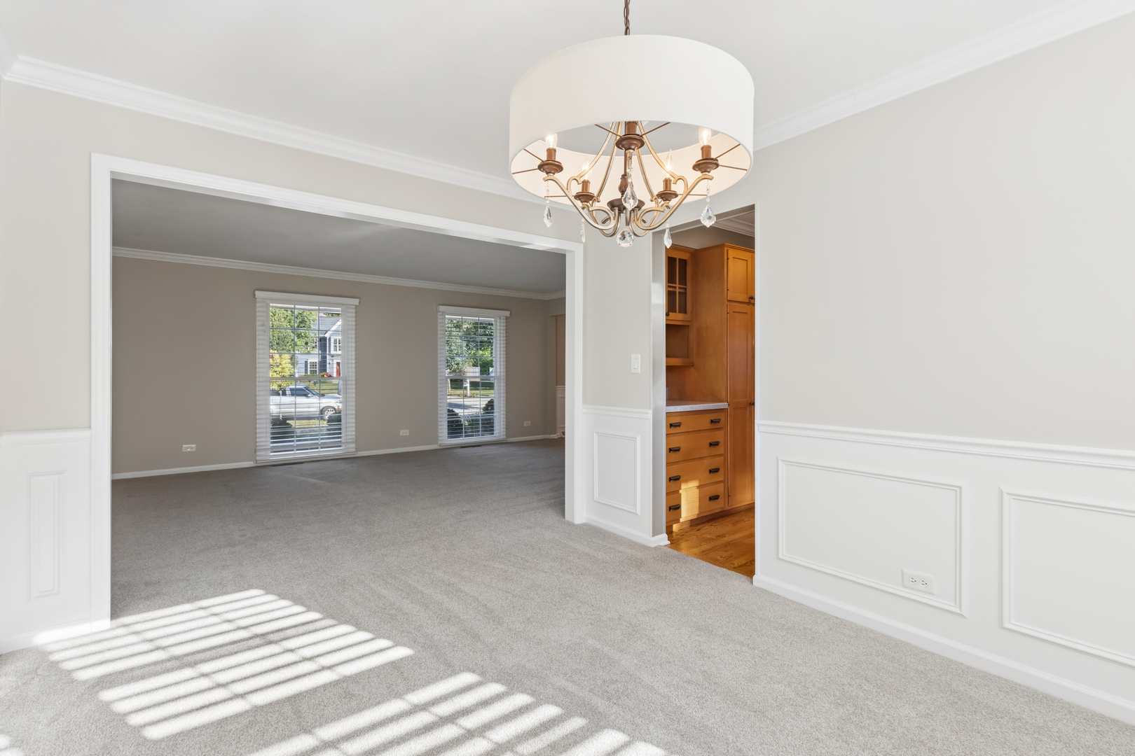 1940 Chippewa Drive, Wheaton, IL 60189