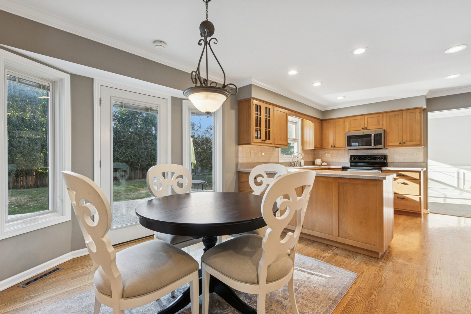 1940 Chippewa Drive, Wheaton, IL 60189